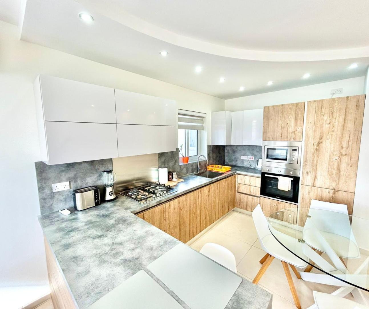 Apartament The Papillon Penthouse Santa Vennera