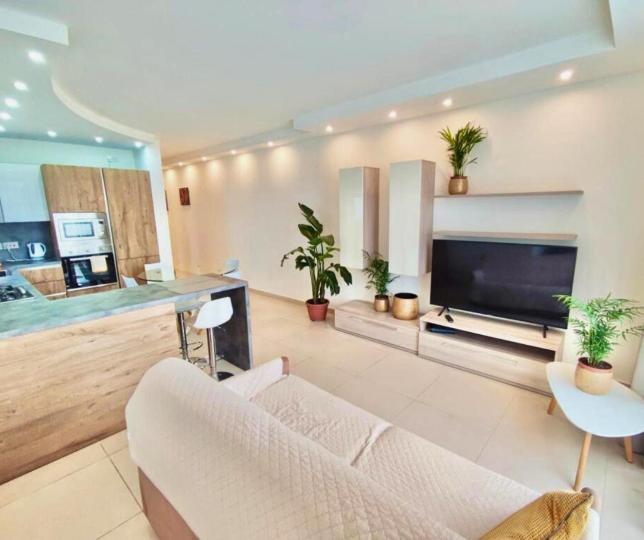 Apartament The Papillon Penthouse Santa Vennera